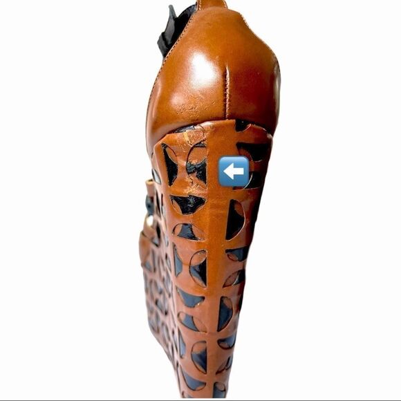 ALAIA Paris Leather Wedge Sandals - Picture 9 of 16